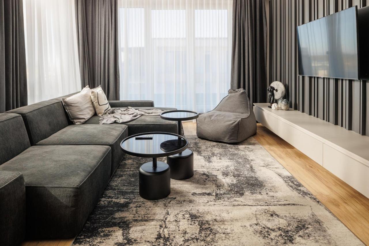 Mandala Designer Apartments With Free Private Parking, Near Mall Coresi Брашов Экстерьер фото