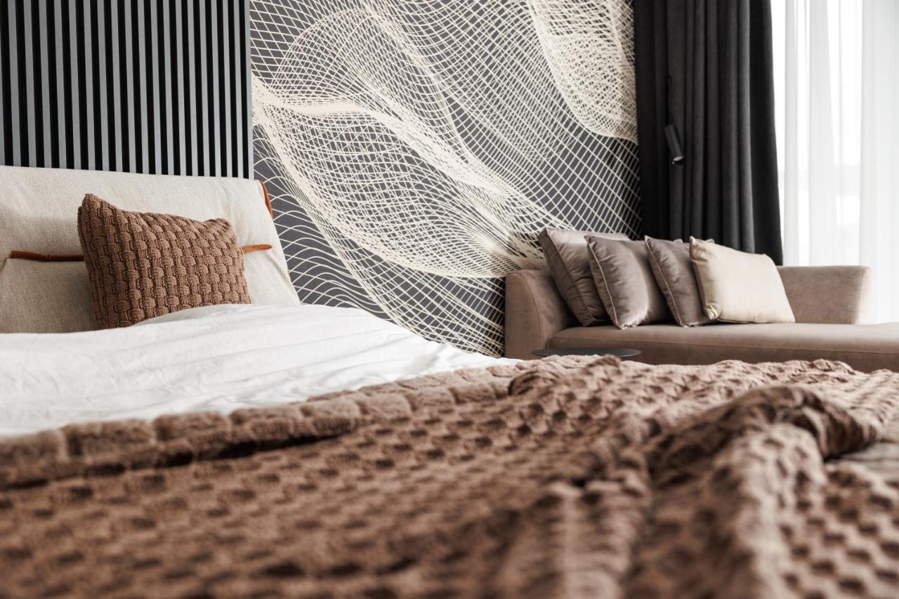 Mandala Designer Apartments With Free Private Parking, Near Mall Coresi Брашов Экстерьер фото