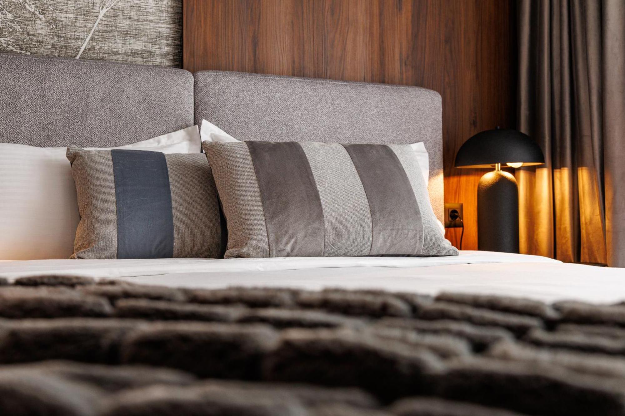 Mandala Designer Apartments With Free Private Parking, Near Mall Coresi Брашов Экстерьер фото